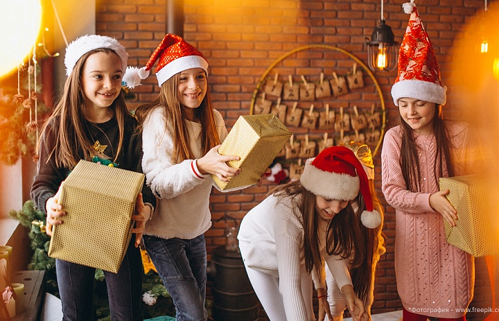 Открыт приём заявок на новогодние программы 2026 года для школьников