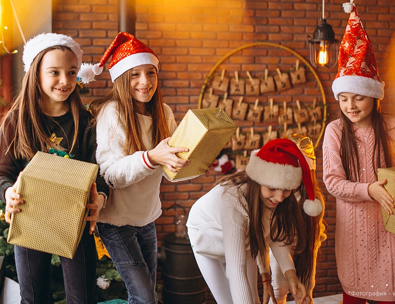 Открыт приём заявок на новогодние программы 2026 года для школьников